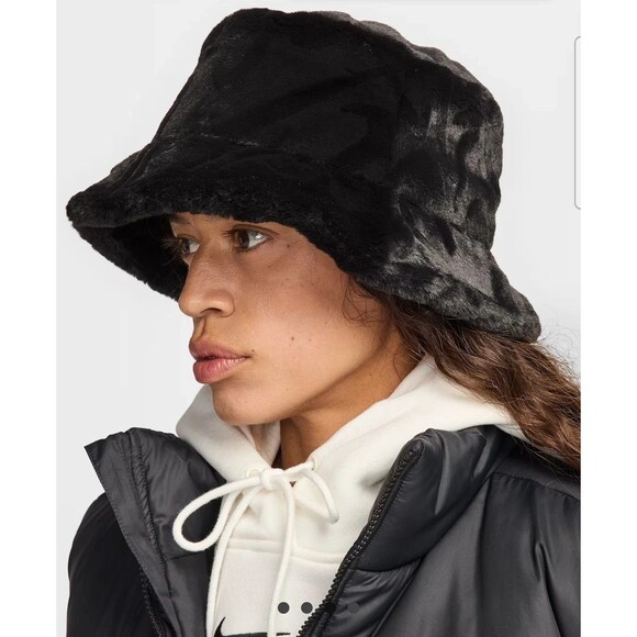 Nike Apex Faux Fur Bucket Hat Black Plush Soft HF7194-010 Adult Unisex Medium - Picture 2 of 7